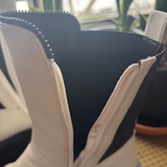 Little Empress Chelsea Boot! - Picture 5 of 7